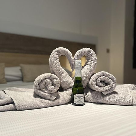 Lujo A Tu Alcance Con Spa Y Garaje Pleno Centro Уелва Екстериор снимка