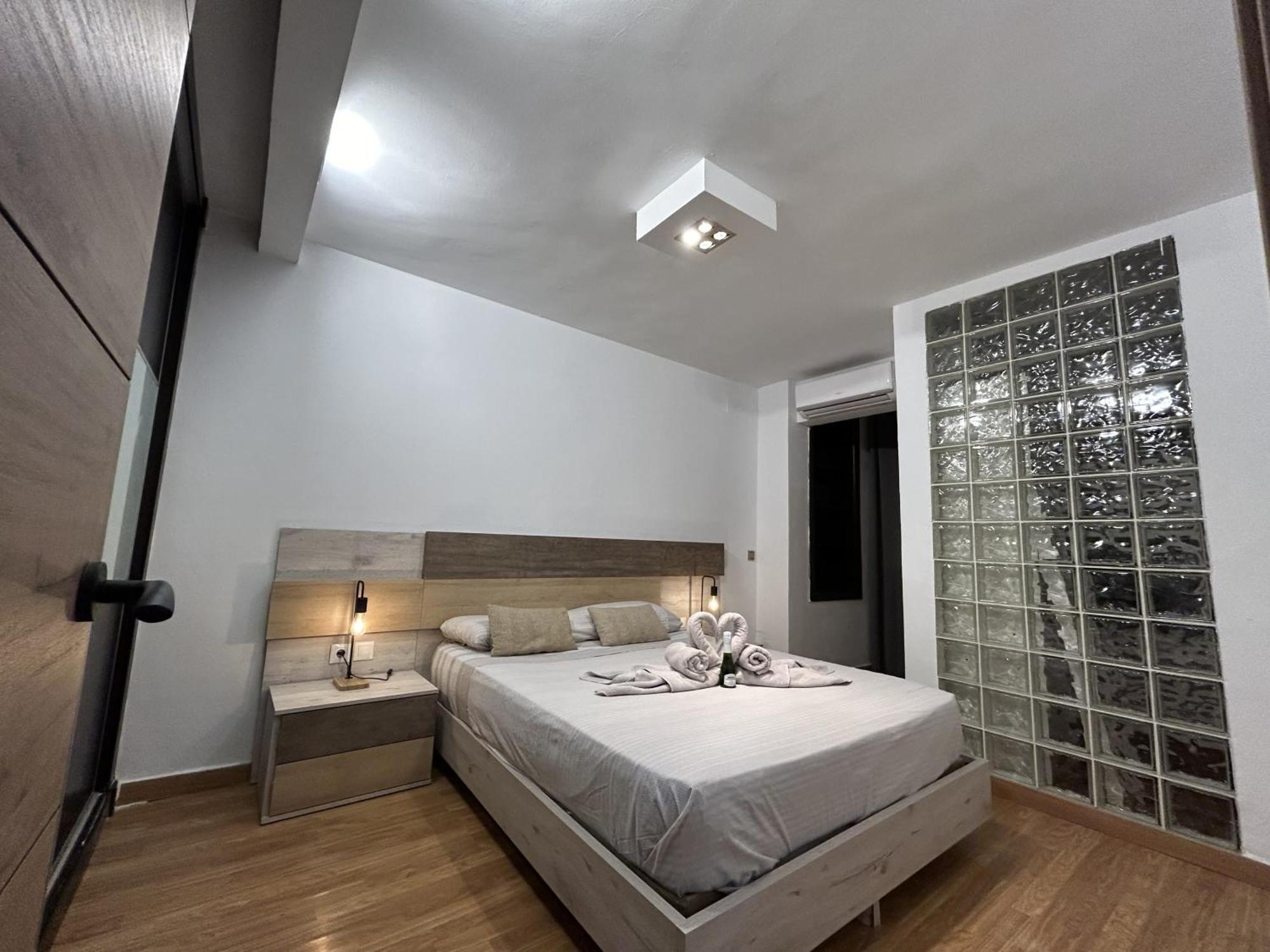 Lujo A Tu Alcance Con Spa Y Garaje Pleno Centro Уелва Екстериор снимка