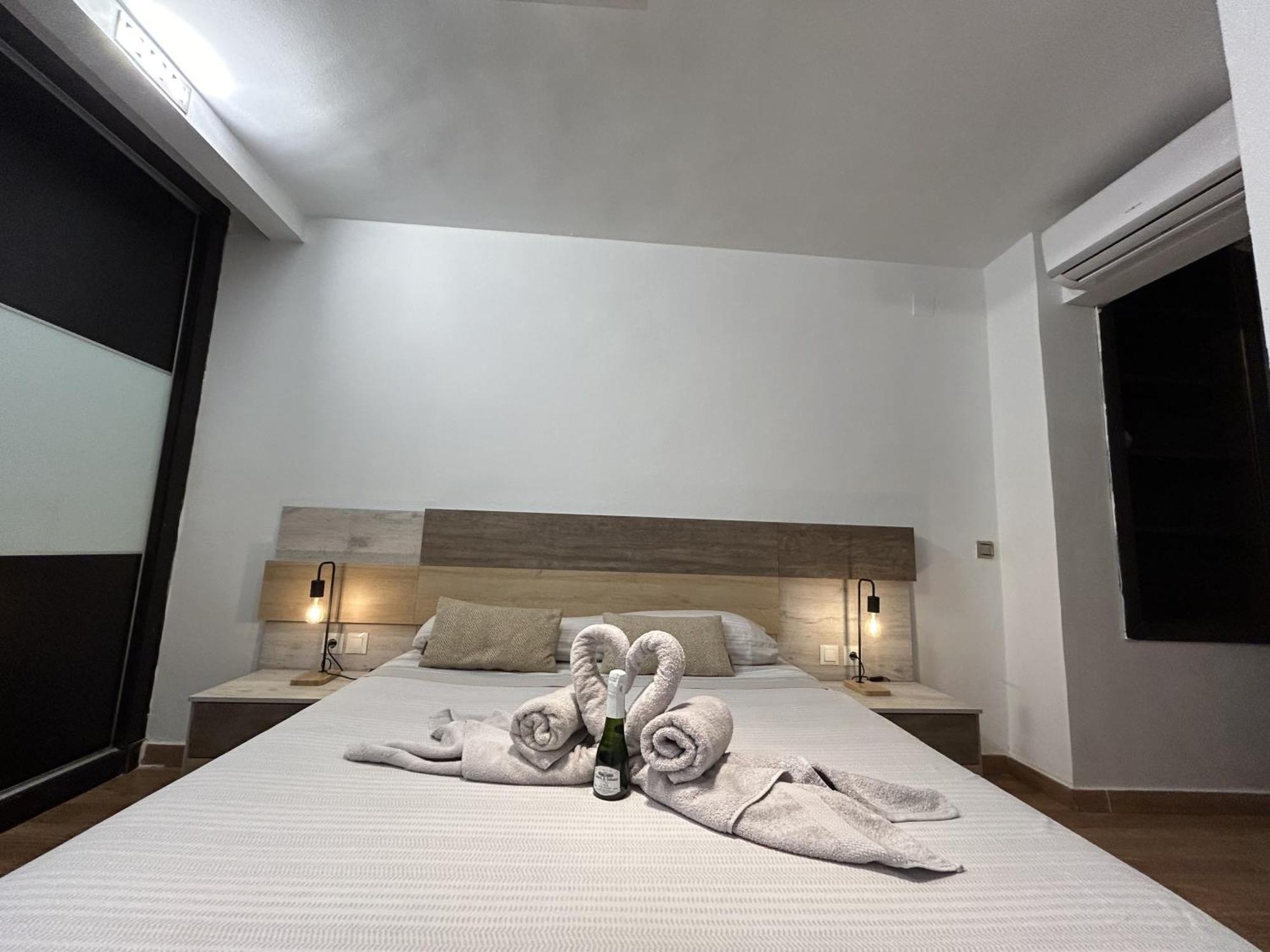 Lujo A Tu Alcance Con Spa Y Garaje Pleno Centro Уелва Екстериор снимка