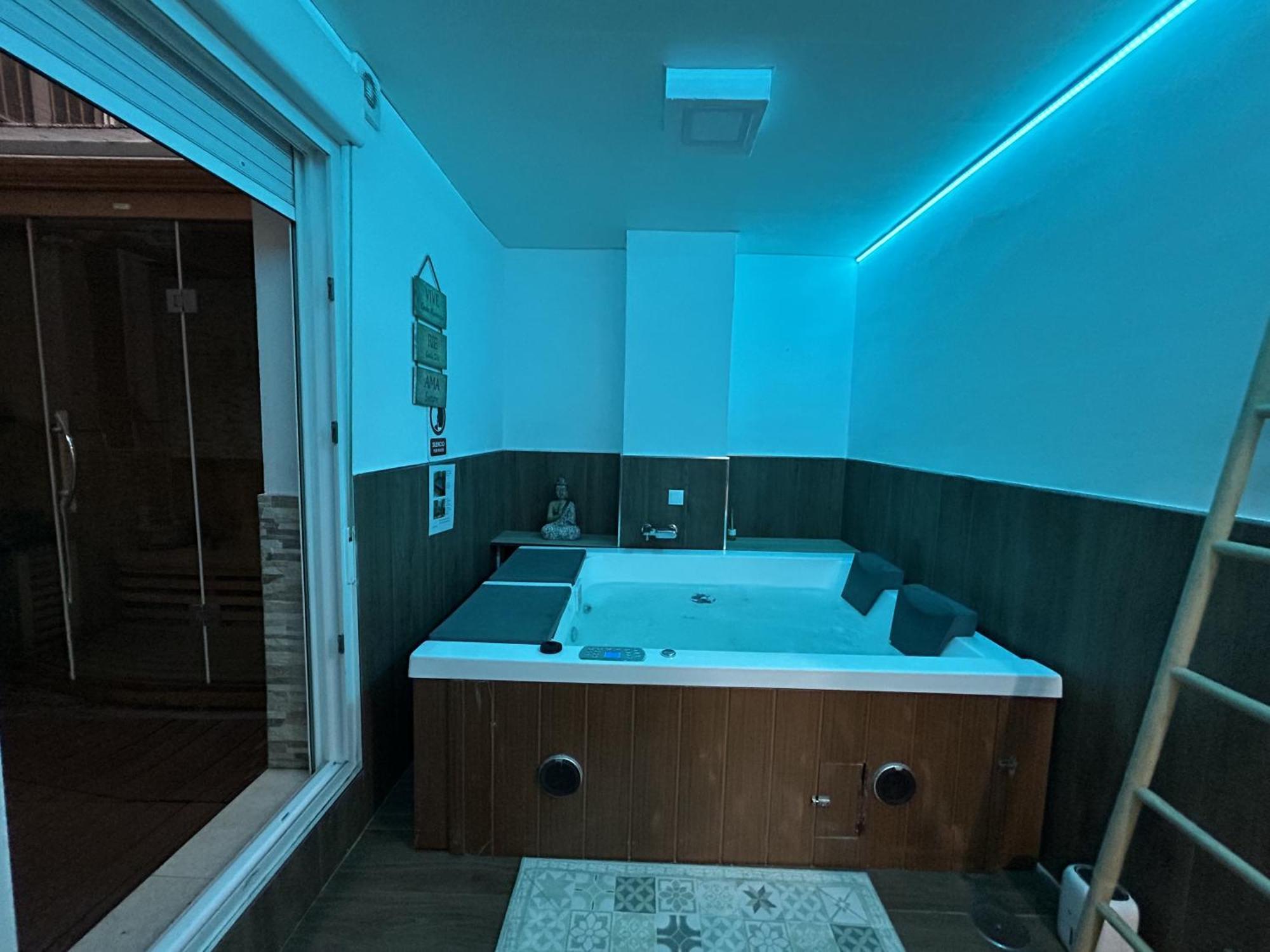 Lujo A Tu Alcance Con Spa Y Garaje Pleno Centro Уелва Екстериор снимка