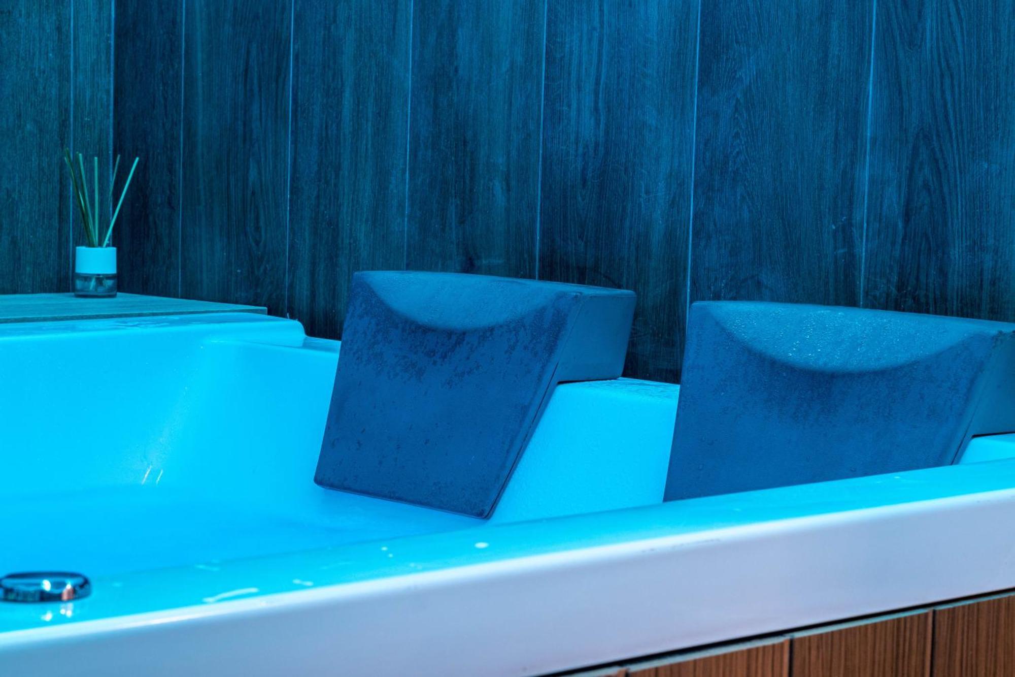 Lujo A Tu Alcance Con Spa Y Garaje Pleno Centro Уелва Екстериор снимка