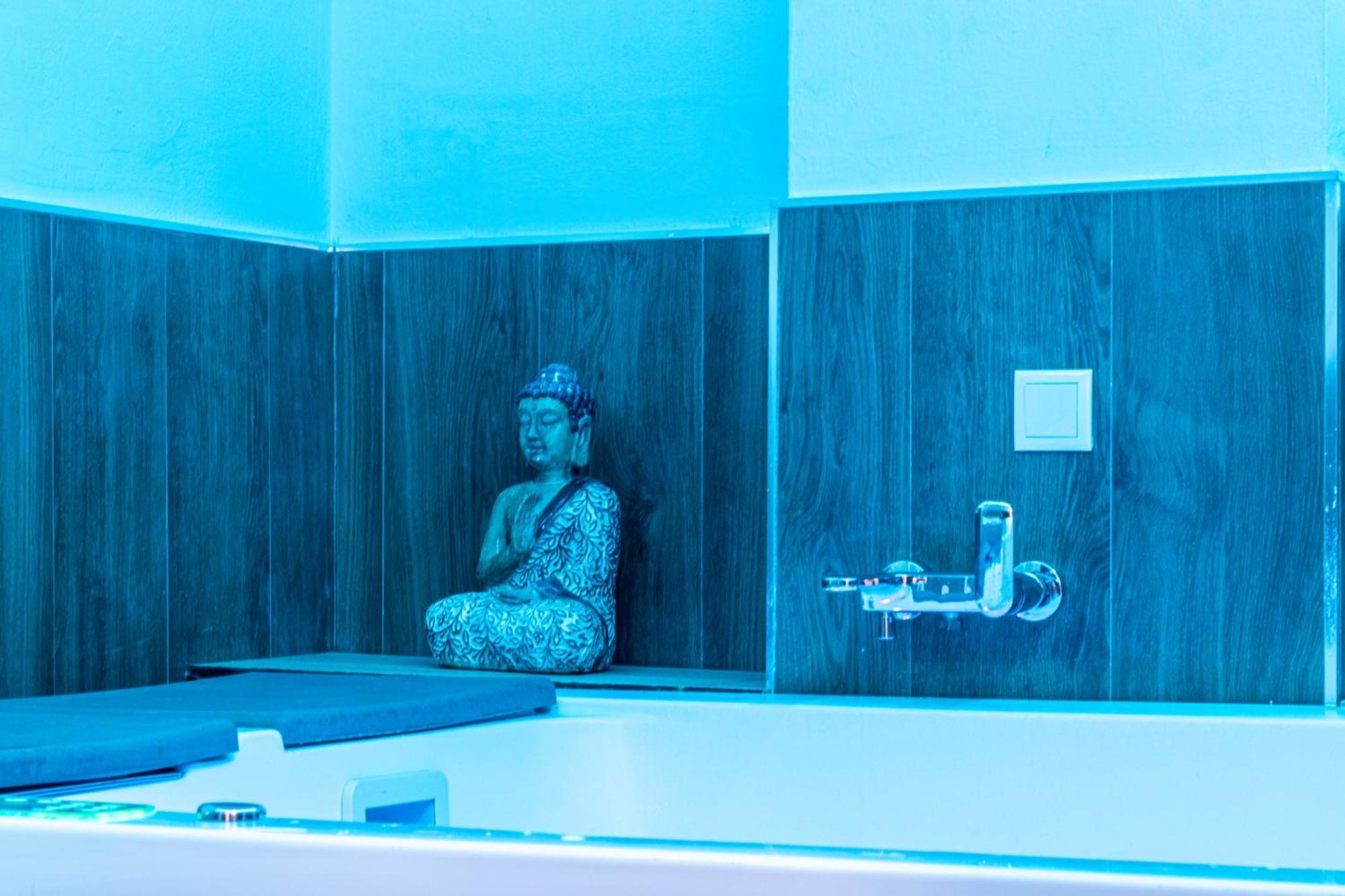 Lujo A Tu Alcance Con Spa Y Garaje Pleno Centro Уелва Екстериор снимка