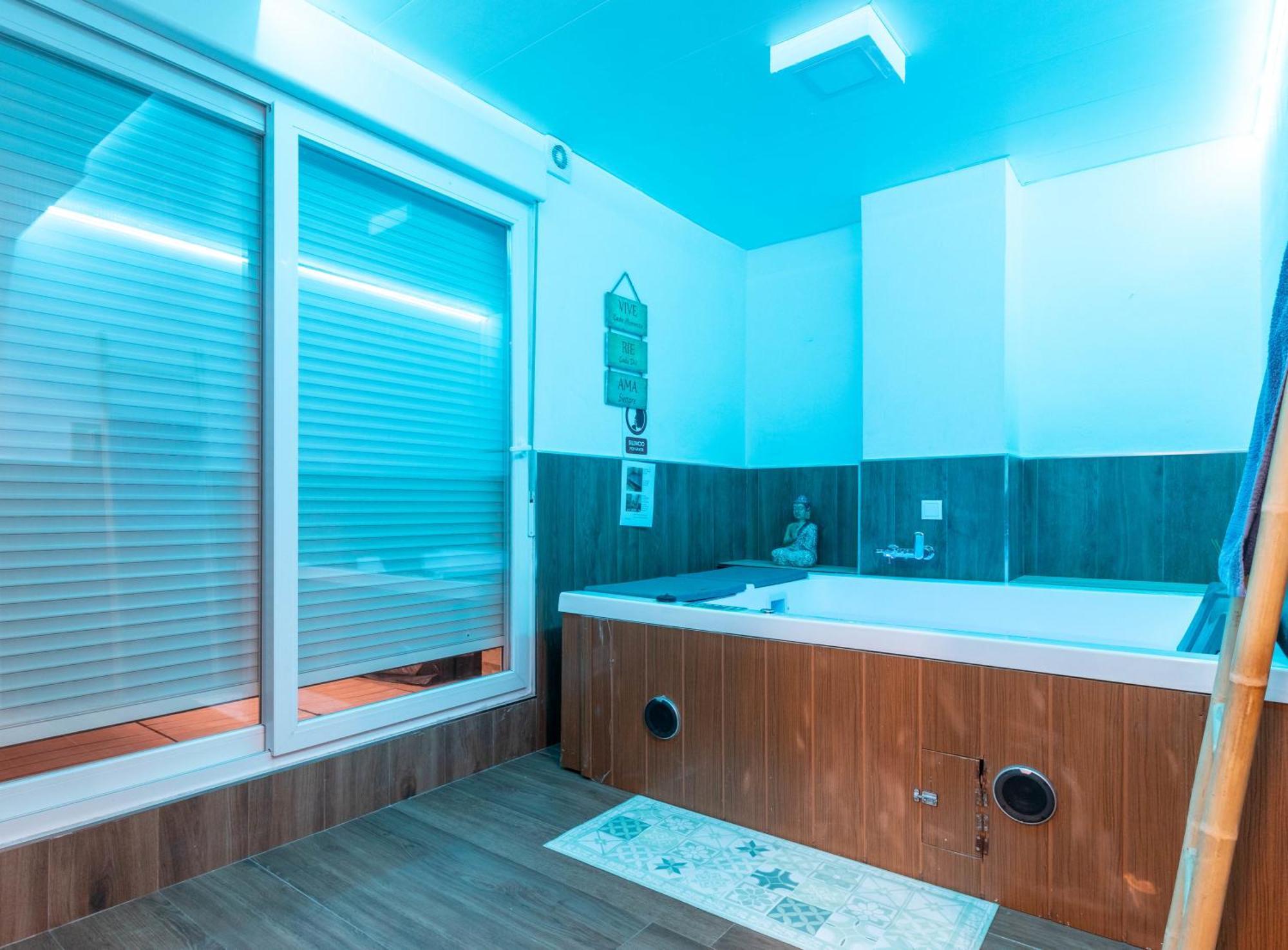 Lujo A Tu Alcance Con Spa Y Garaje Pleno Centro Уелва Екстериор снимка
