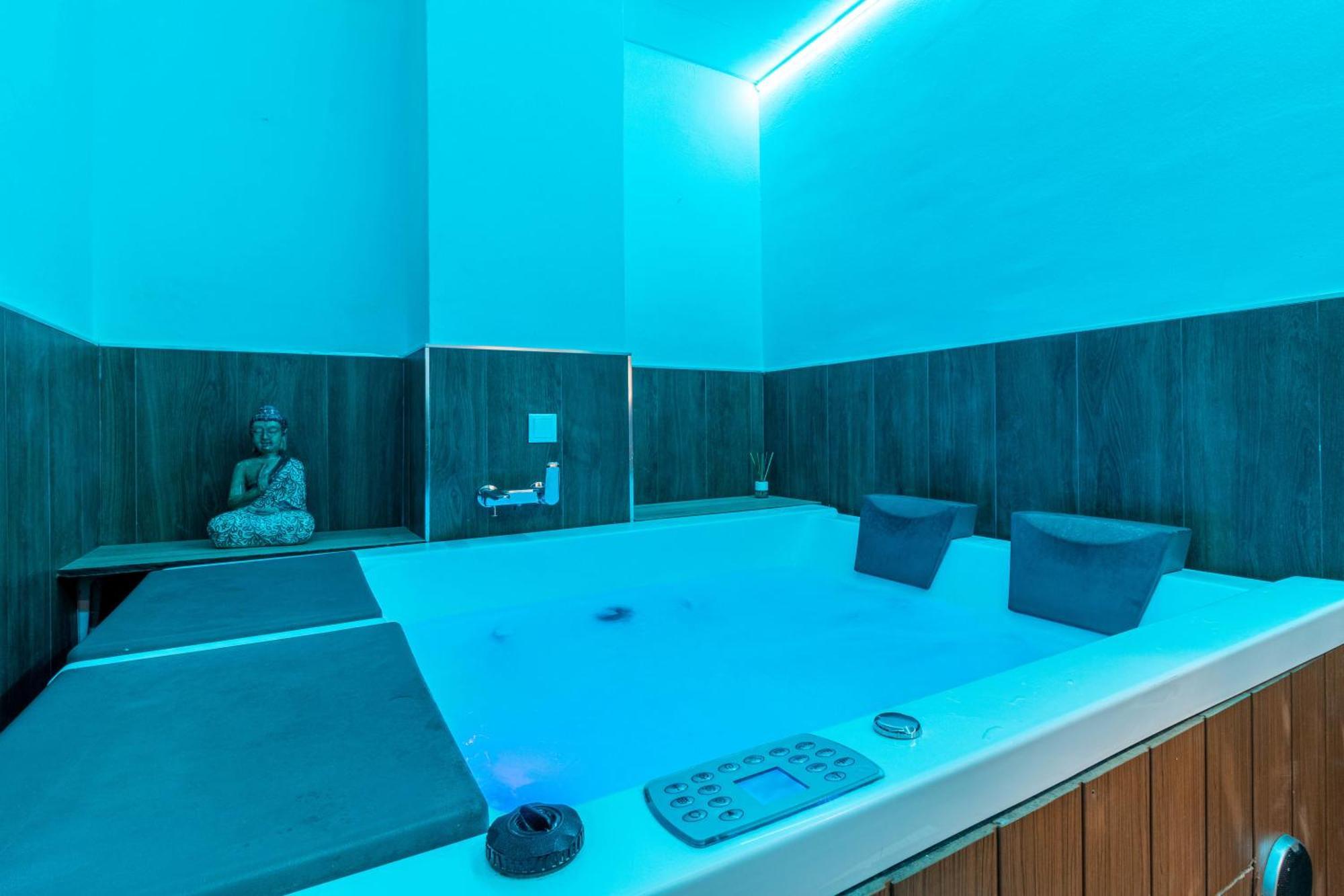 Lujo A Tu Alcance Con Spa Y Garaje Pleno Centro Уелва Екстериор снимка